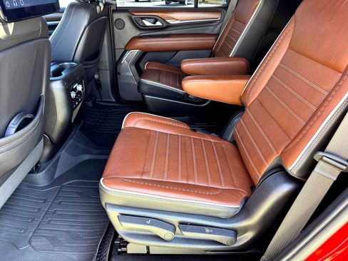 Used 2023 GMC Yukon Denali Ultimate image 22