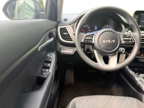 Used 2022 Kia Seltos LX AWD/4WD image 21