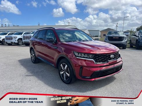 Used 2021 Kia Sorento S image 2