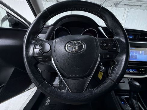 Used 2018 Toyota Corolla iM w/ Carpet Mat Package (TMS) image 23