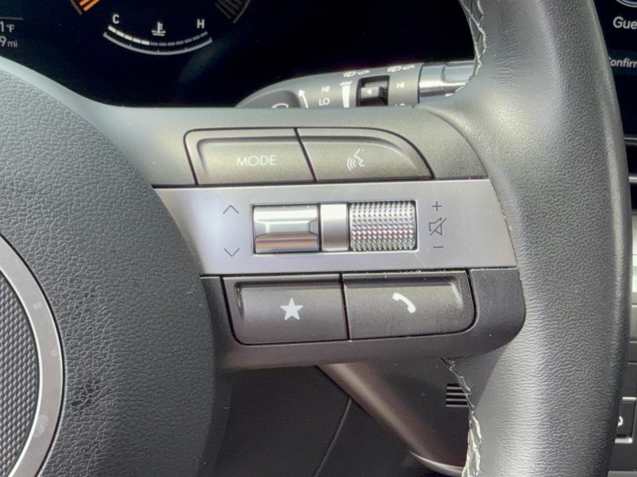 Used 2025 Hyundai Kona SEL FWD image 19
