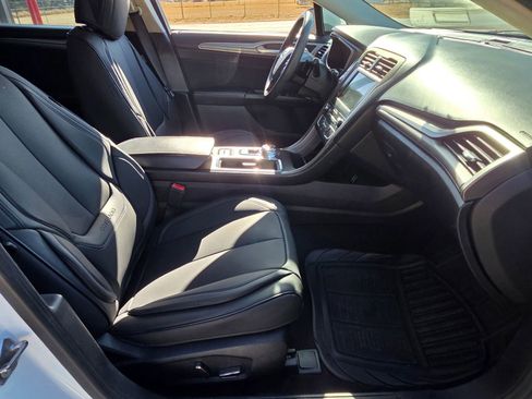 Used 2019 Ford Fusion SE image 22