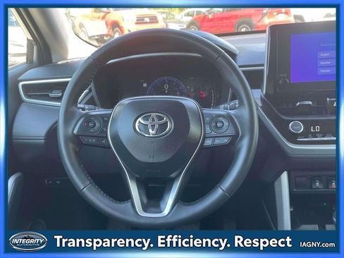 Used 2025 Toyota Corolla Cross XLE AWD/4WD image 13