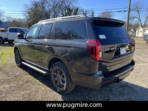 New 2026 Ford Expedition Platinum w/ Stealth Appearance Package image 5