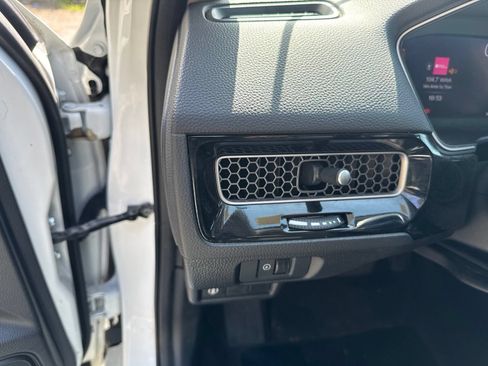 Used 2022 Honda Civic Touring image 14