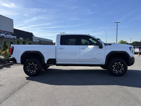 New 2026 GMC Sierra 2500 AT4X AWD/4WD image 11