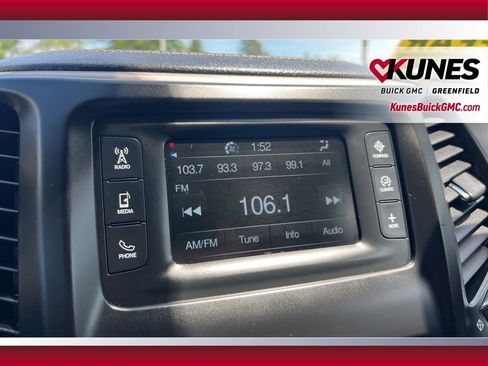 Used 2018 Jeep Cherokee Latitude w/ Safety Group AWD/4WD image 26