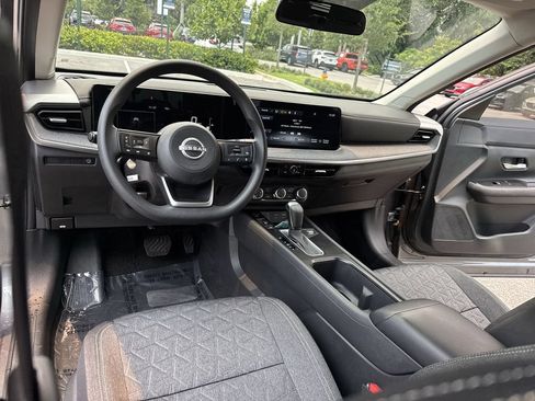 Used 2025 Nissan Kicks SV FWD image 35