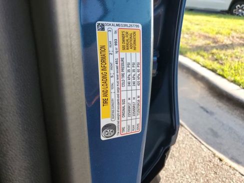 Used 2024 GMC Terrain SLE w/ Driver Convenience Package FWD image 31