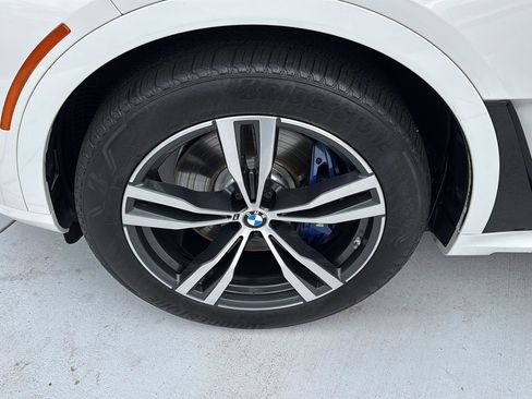 Used 2023 BMW X7 xDrive40i w/ Executive Package image 38