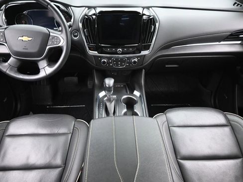 Used 2022 Chevrolet Traverse Premier image 17