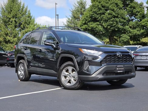 Used 2025 Toyota RAV4 XLE w/ Convenience Package AWD/4WD image 2