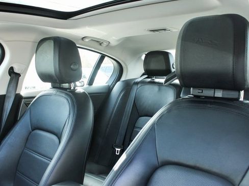 Used 2020 Jaguar XE S image 15