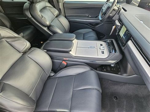 New 2025 Lincoln Navigator Reserve w/ Jet Appearance Package image 13