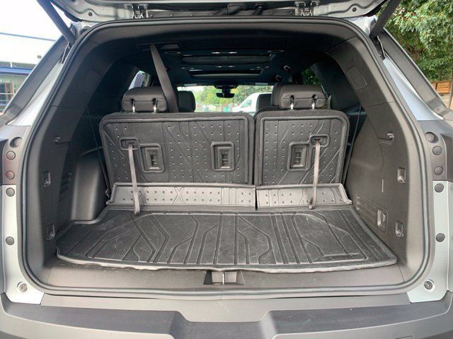 Used 2023 Chevrolet Traverse RS w/ LPO, Floor Liner Package AWD/4WD image 5