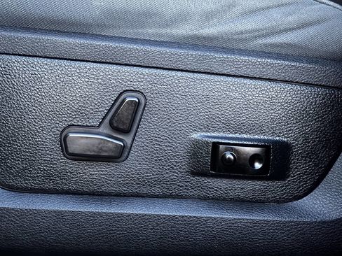 Used 2017 RAM 1500 Classic SLT image 30