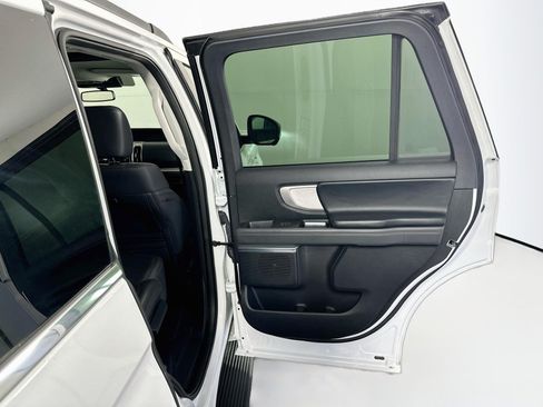 Used 2025 Ford Expedition Active AWD/4WD image 34