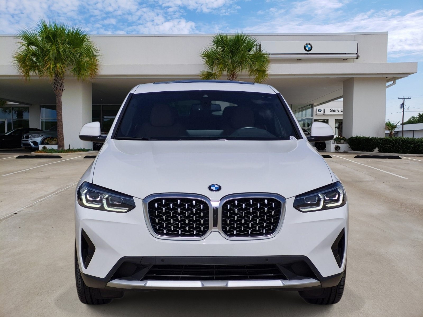 Certified 2024 BMW X4 xDrive30i w/ Premium Package AWD/4WD image 2