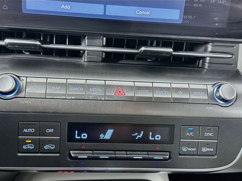 Used 2025 Hyundai Kona SEL FWD image 24