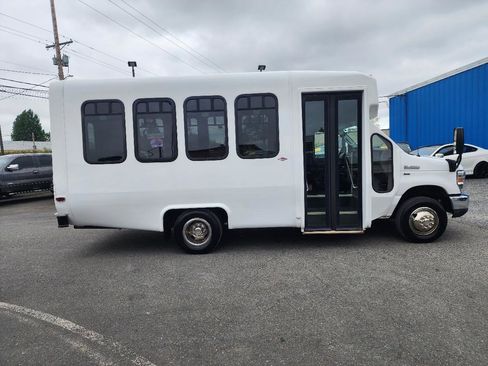 Used 2015 Ford E-350 and Econoline 350 Super Duty RWD image 5