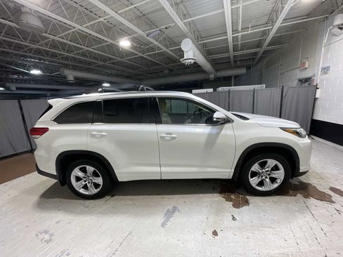 Used 2018 Toyota Highlander Limited AWD/4WD image 27