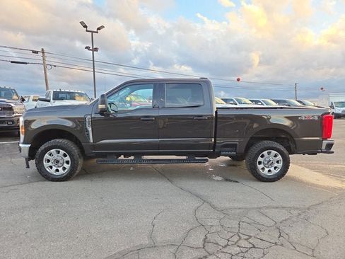 Used 2024 Ford F250 XLT image 3