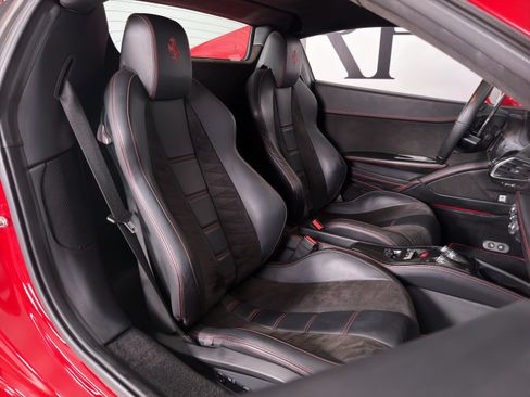 Used 2012 Ferrari 458 Spider RWD image 25