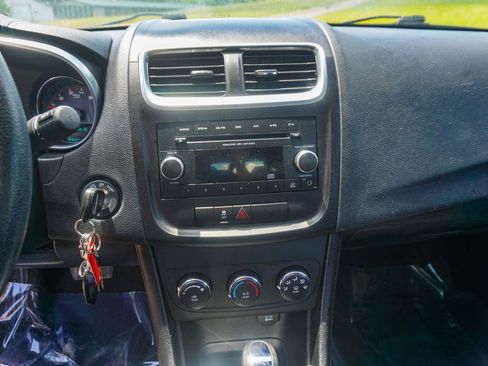 Used 2013 Dodge Avenger SE FWD image 12