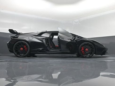 Used 2022 Lamborghini Huracan STO RWD image 7