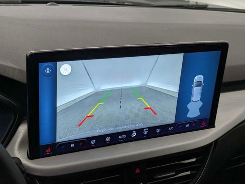 Used 2025 Ford Escape Platinum image 30