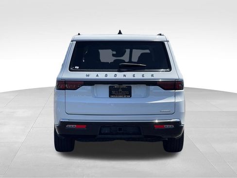 Used 2024 Jeep Wagoneer L Series III w/ Flexible Seating Group AWD/4WD image 6