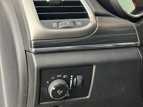 Used 2020 Jeep Grand Cherokee Limited w/ Luxury Group II image 20