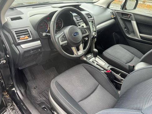 Used 2017 Subaru Forester 2.5i Premium w/ All-Weather Package image 10