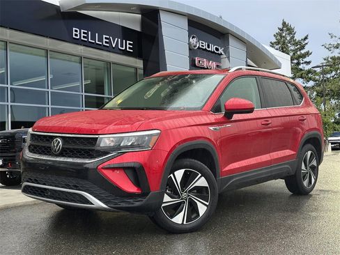 Used 2024 Volkswagen Taos SE image 1