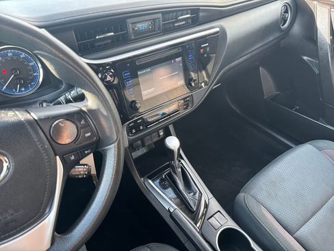 Used 2017 Toyota Corolla LE image 19