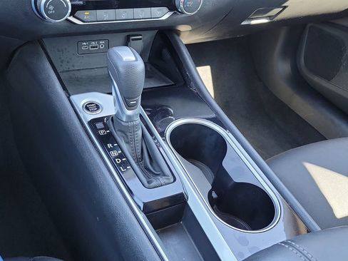 Used 2024 Nissan Altima 2.5 SV image 17