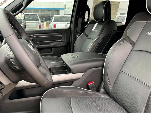New 2026 RAM 2500 Laramie AWD/4WD image 8