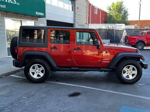 Used 2014 Jeep Wrangler Unlimited Sport w/ Quick Order Package 24S AWD/4WD image 8