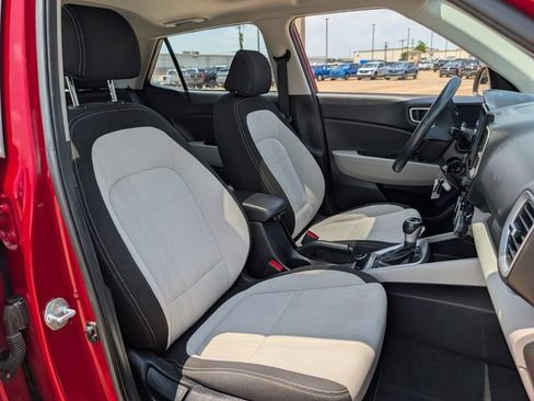 Used 2023 Hyundai Venue SEL FWD image 25
