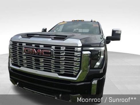 Used 2025 GMC Sierra 2500 Denali w/ Denali Reserve Package AWD/4WD image 5