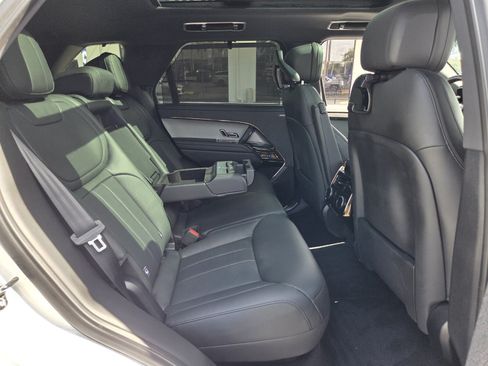 Used 2026 Land Rover Range Rover Sport SE AWD/4WD image 16