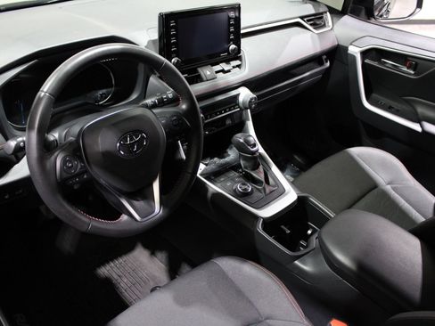 Used 2022 Toyota RAV4 SE w/ Weather & Moonroof Package AWD/4WD image 17