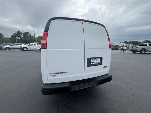 Used 2023 GMC Savana 2500 w/ Driver Convenience Package RWD image 5