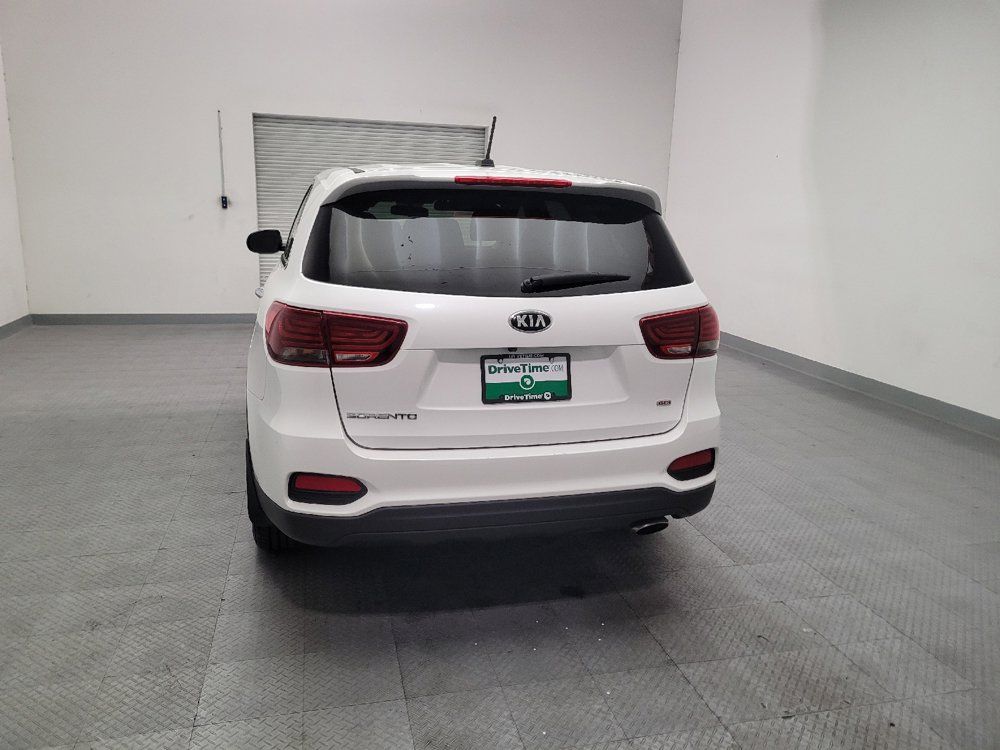 Used 2019 Kia Sorento FWD image 6