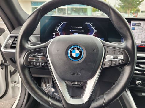Used 2023 BMW i4 eDrive35 w/ Premium Package RWD image 34