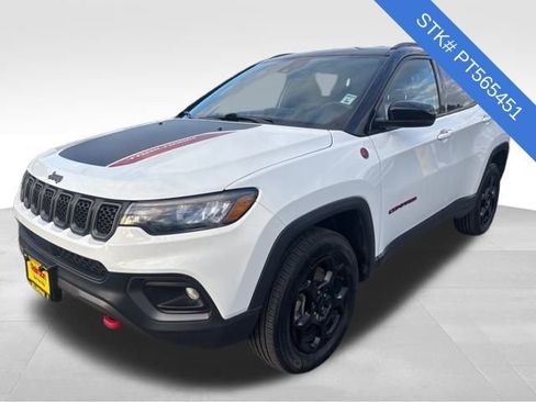 Used 2023 Jeep Compass Trailhawk image 3