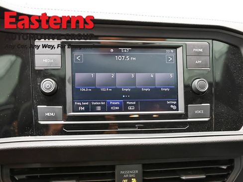 Used 2020 Volkswagen Jetta SE w/ SE Cold Weather Package FWD image 19