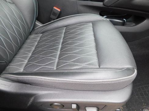 Used 2021 Buick Envision Avenir w/ Technology Package II FWD image 33