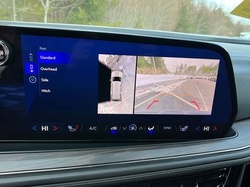 Used 2025 Chevrolet Tahoe Z71 image 19