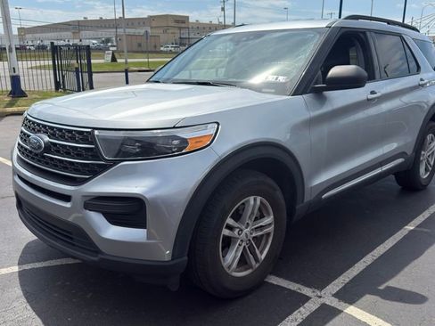 Used 2024 Ford Explorer XLT AWD/4WD image 6